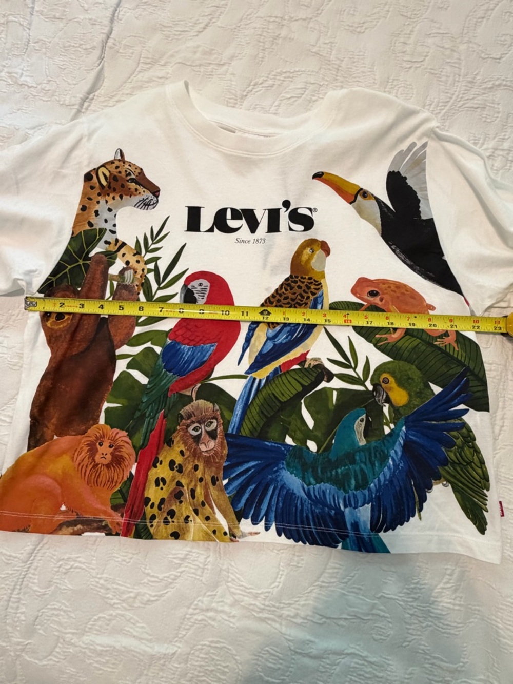 FARM Rio White Tee with Multicolored Tropical Birds & Wildlife - Picture 3 of 6